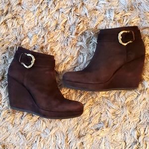 GEOX Respira brown suede wedge booties